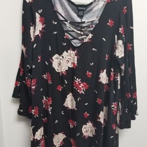 Torrid supper cute top